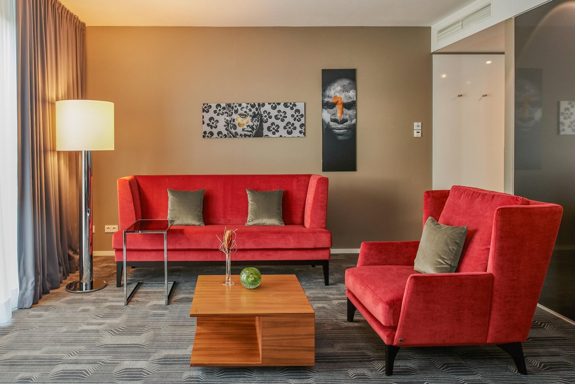 LÉGÈRE HOTEL Luxembourg Schuttrange Extérieur photo